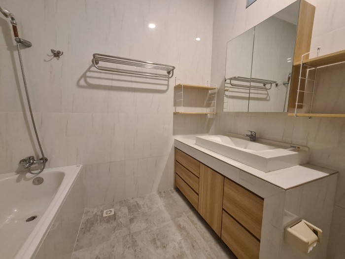 Rumah disewakan di Taman Beverly Lippo Cikarang